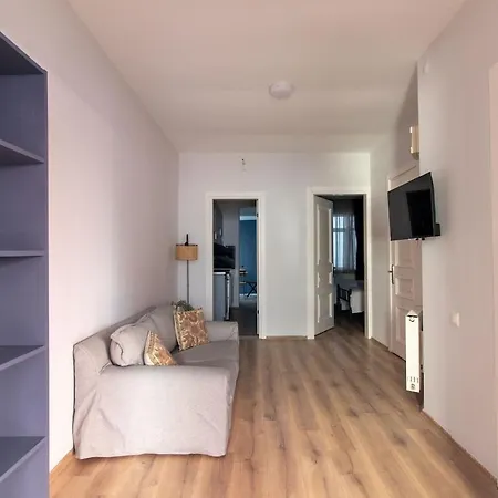Modern And Cozy 2br In Vibrant Cihangir Apartamento