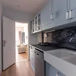 Apartment Modern And Cozy 2br In Vibrant Cihangir Istanbul