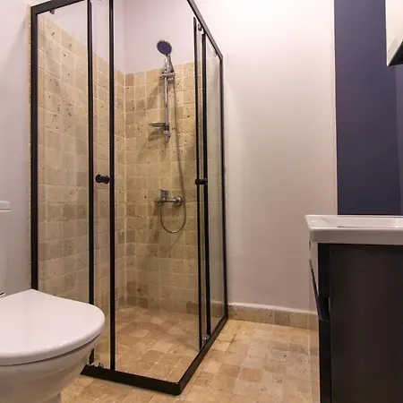 شقة Modern And Cozy 2br In Vibrant Cihangir *